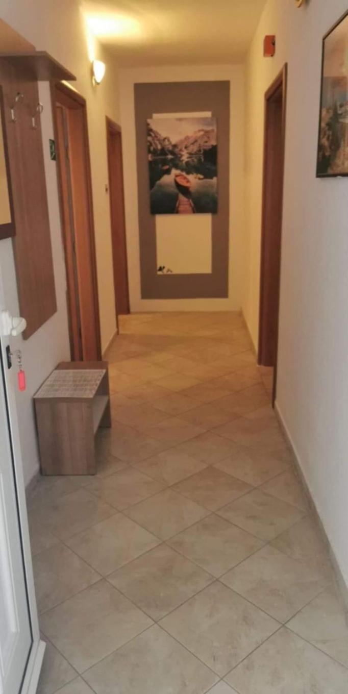 Apartments Marija โตรกีร์ ภายนอก รูปภาพ